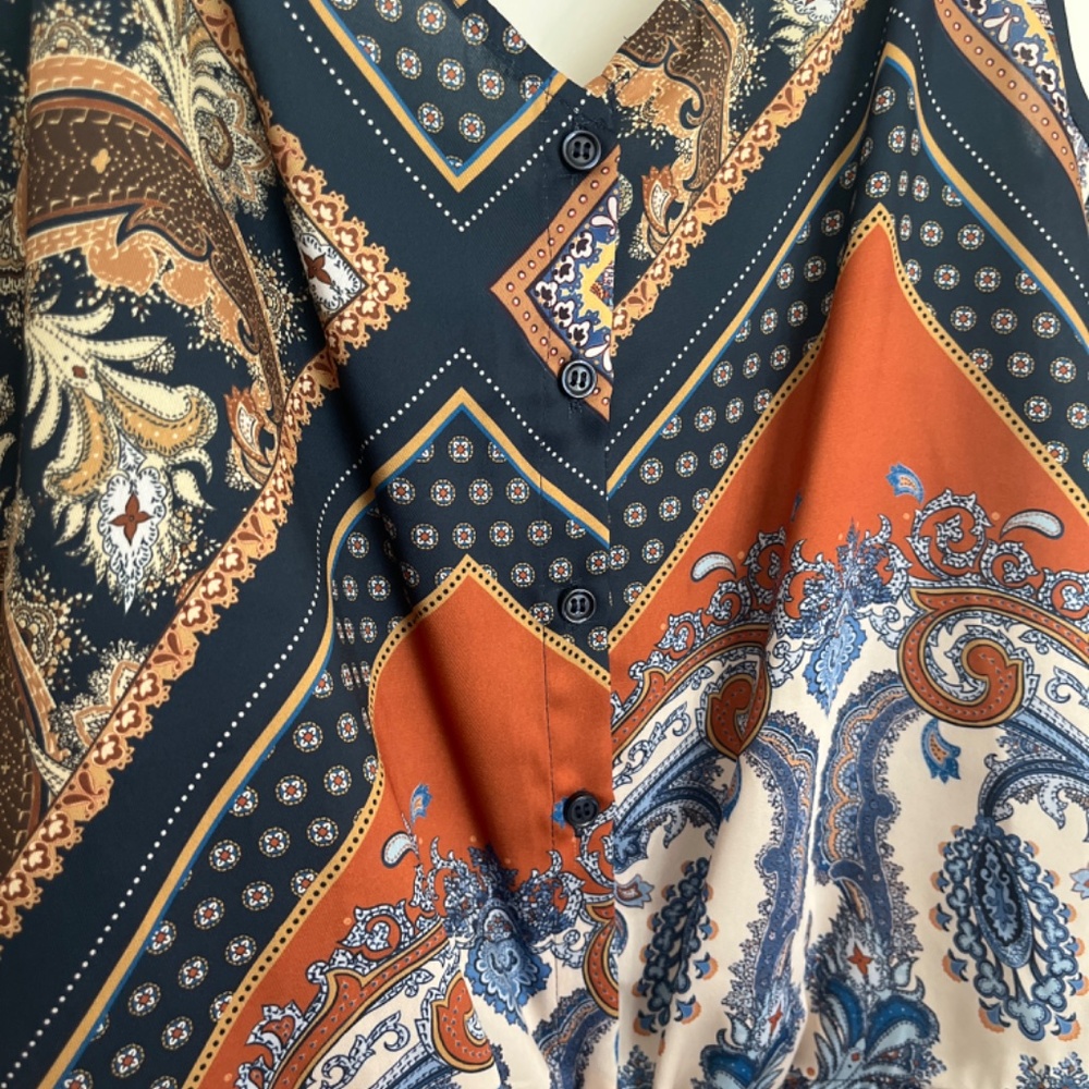 Patterned Tank Top - Picture 2 of 3